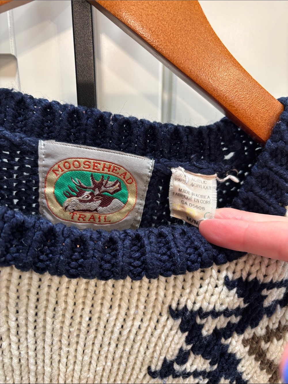 Vintage Moosehead Navy & Cream Geometric Knit Sweater - Picture 2 of 3